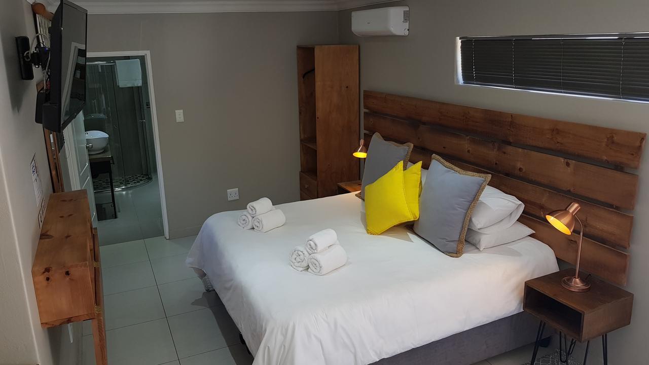 Touching senses Garden Cottages Bloemfontein Exterior foto