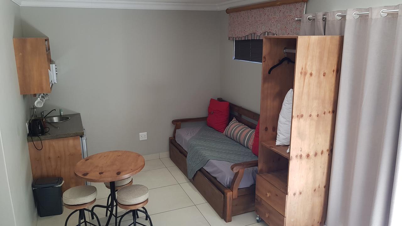 Touching senses Garden Cottages Bloemfontein Exterior foto